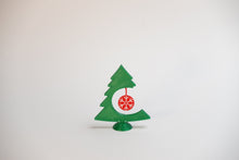 Lade das Bild in den Galerie-Viewer, Weihnachtsbaum mit Kugel