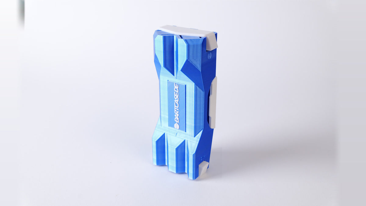 DartCase 6.0 Einzelstück 06 – Blau-Hellblau / Weiß