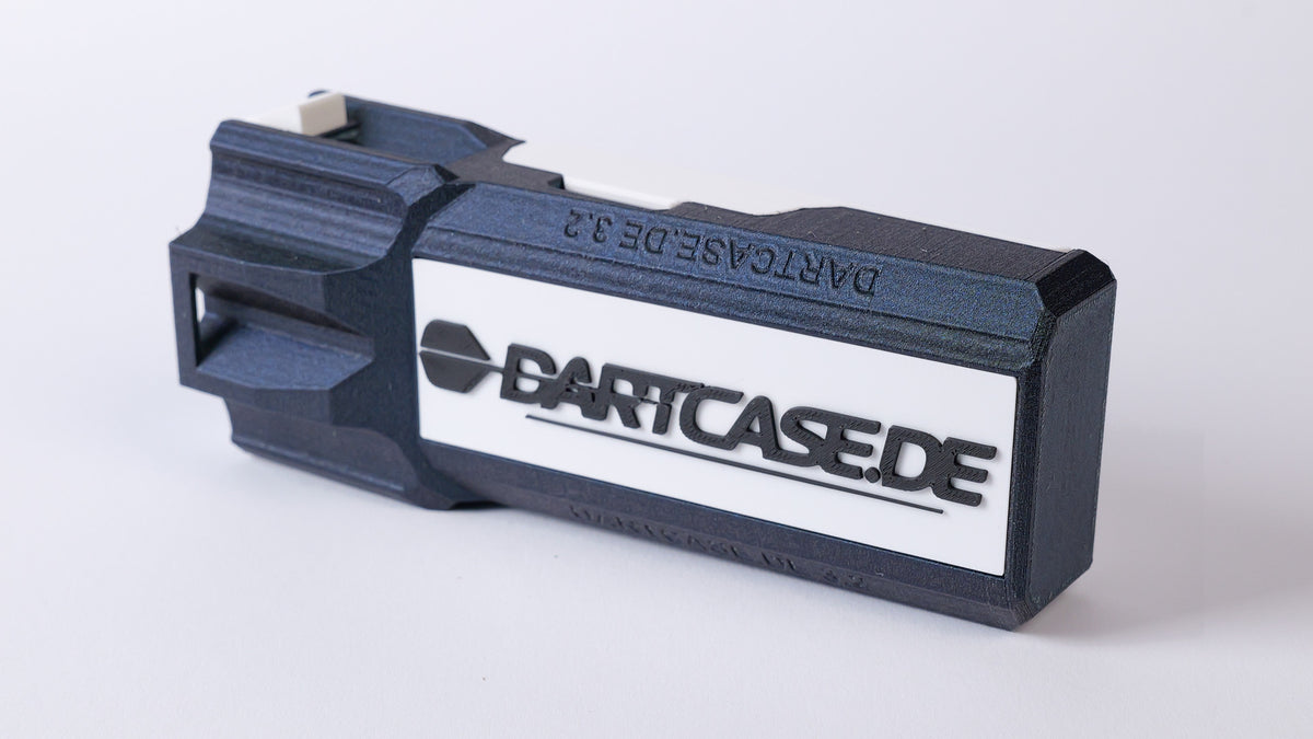 DartCase 3.2 Einzelstück 16 – Anthrazit-Dunkelblau / Weiß